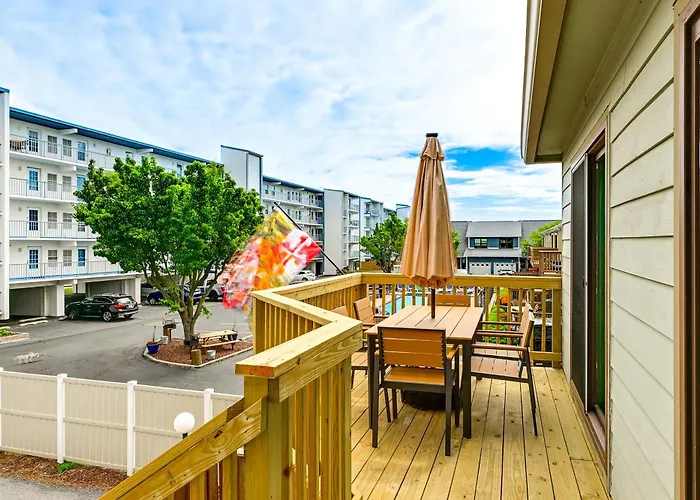 Renovated Condo, Private Patio W/ Outdoor Dining! Ocean City